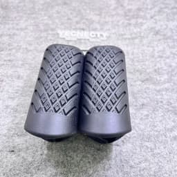 1 Pair Universal 32MM 1-1/4" Motorcycle Engine Guards Crash Bar Protective Rubber Cover Pad For Harley XL883 XL1200 Aprilia BMW