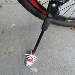 1pc Funny Motorcycle Bicycle Shoe Shape Foot Support Side Tripod Cover Motor Electric Vehicle Bike Kickstand Mini Canvas Shoes