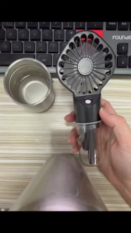 Portable Handheld Spray Fan Mini Humidifier Fan 4 Speeds Powerful Wind USB Rechargeable Water Spray Mist Fan Outdoor Small Fan