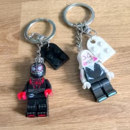 2pcs/set Handmade Cartoon Spider Miles And Gwen Couple Keychain Anime Keyring Cosplay Props for Lovers Backpack Christmas Gifts
