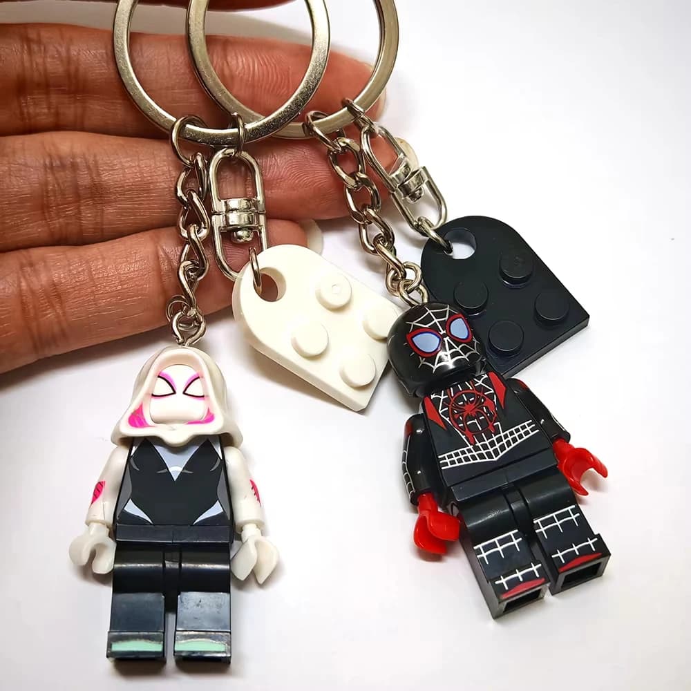 2pcs/set Handmade Cartoon Spider Miles And Gwen Couple Keychain Anime Keyring Cosplay Props for Lovers Backpack Christmas Gifts