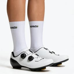 2026 New Anti Slip Seamless Cycling Socks Integral Moulding High-tech Bike Sock Compression Bicycle Outdoor Running Sport Socks