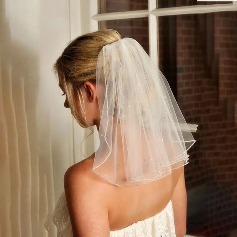 Simple Pearl Beaded Short Tulle Bridal Veil with Plastic Comb Marriage Accessories