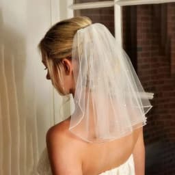 Simple Pearl Beaded Short Tulle Bridal Veil with Plastic Comb Marriage Accessories