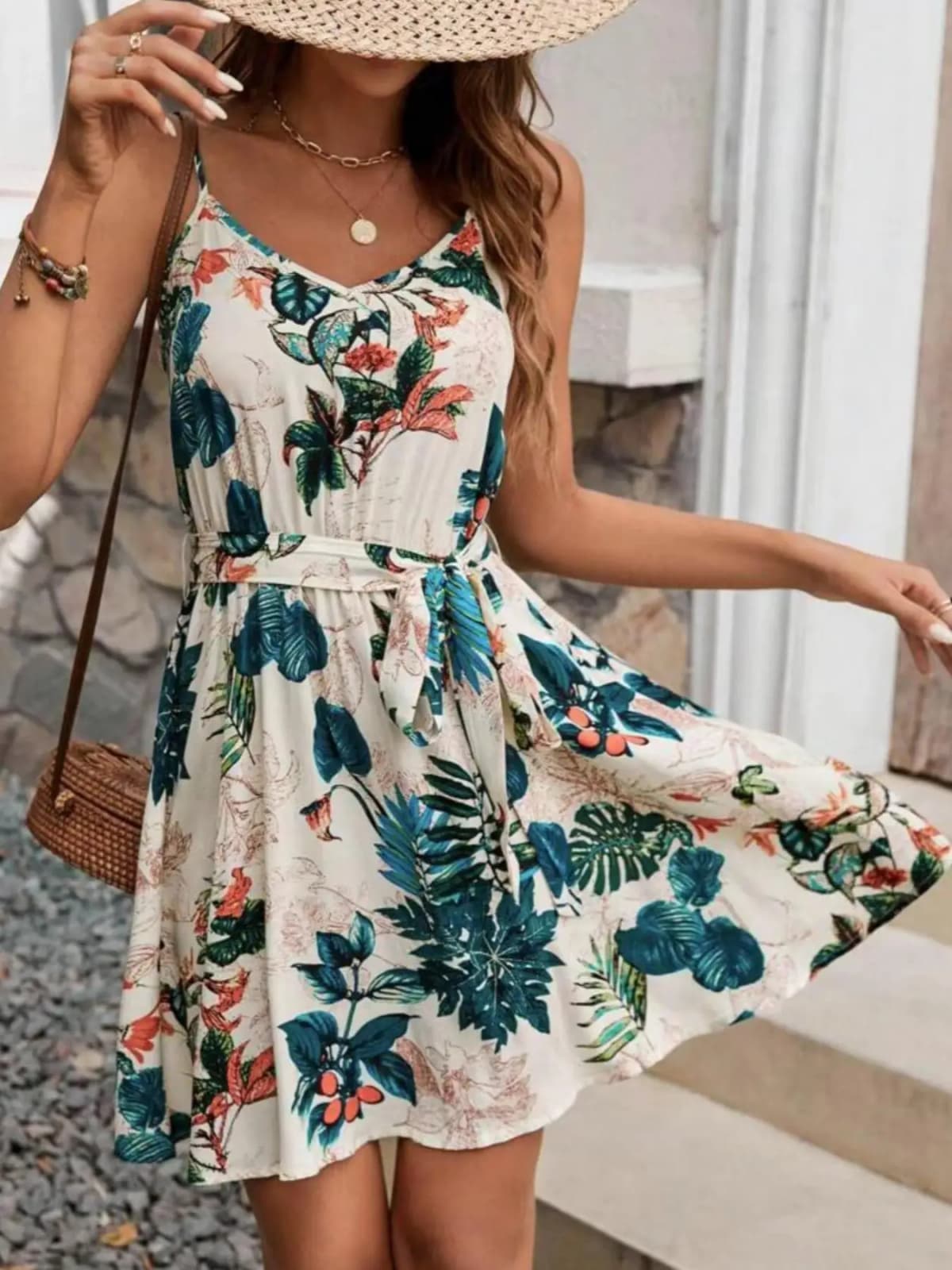 A Bohemian-Style Women's Belt Dress, Suitable for Vacations and Outdoor Activities, Comfortable and Fashionable.