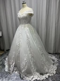 Customized Arabic Lace Ball Gown Wedding Dresses Off the Shoulder Chapel Wedding Gowns Sequins Beaded Plus Size Bridal Dress
