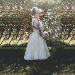 2021 Latest Vintage Short Lace Long Sleeves Bridal Wedding Dresses Tea Length O Neck Wedding Gowns for Bride Cut Out Back A Line