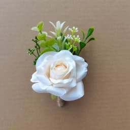 YO CHO White Silk Roses Corsages Boutonnieres Wedding Decoration Marriage Rose Wrist Corsage Pin Boutonniere Flowers for Guests