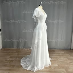 Bohemian Chiffon Wedding Dress Deep V Neck Ruffle Short Sleeve Lace Appliques Backless A-Line Bridal Gown Beach Wedding Dress