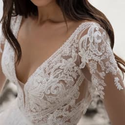 Hot Sale Summer Boho Long Sleeve Bridal Wedding Dresses Lace Plunge V Neckline Wedding Gowns for Bride Backless Sweep Train 2021