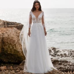 Hot Sale Summer Boho Long Sleeve Bridal Wedding Dresses Lace Plunge V Neckline Wedding Gowns for Bride Backless Sweep Train 2021