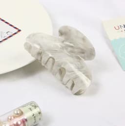 1PC Boutique Hair Clip Marble stripes  Acrylic Hairpins  Women Hair Crab Hair Claws Women Make UP Washing Tool Hair Accessories