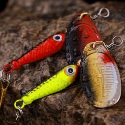 LUSHAZER Fishing Spinner Bait 9g Spoon Lure Metal Baits Treble Hook Isca Artificial Fish Wobbler Feeder Carp Spinnerbait