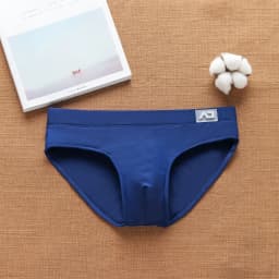 Men's swimming trunks with low waist, sexy, big, anti-embarrassing, quick-drying young men's sports briefs