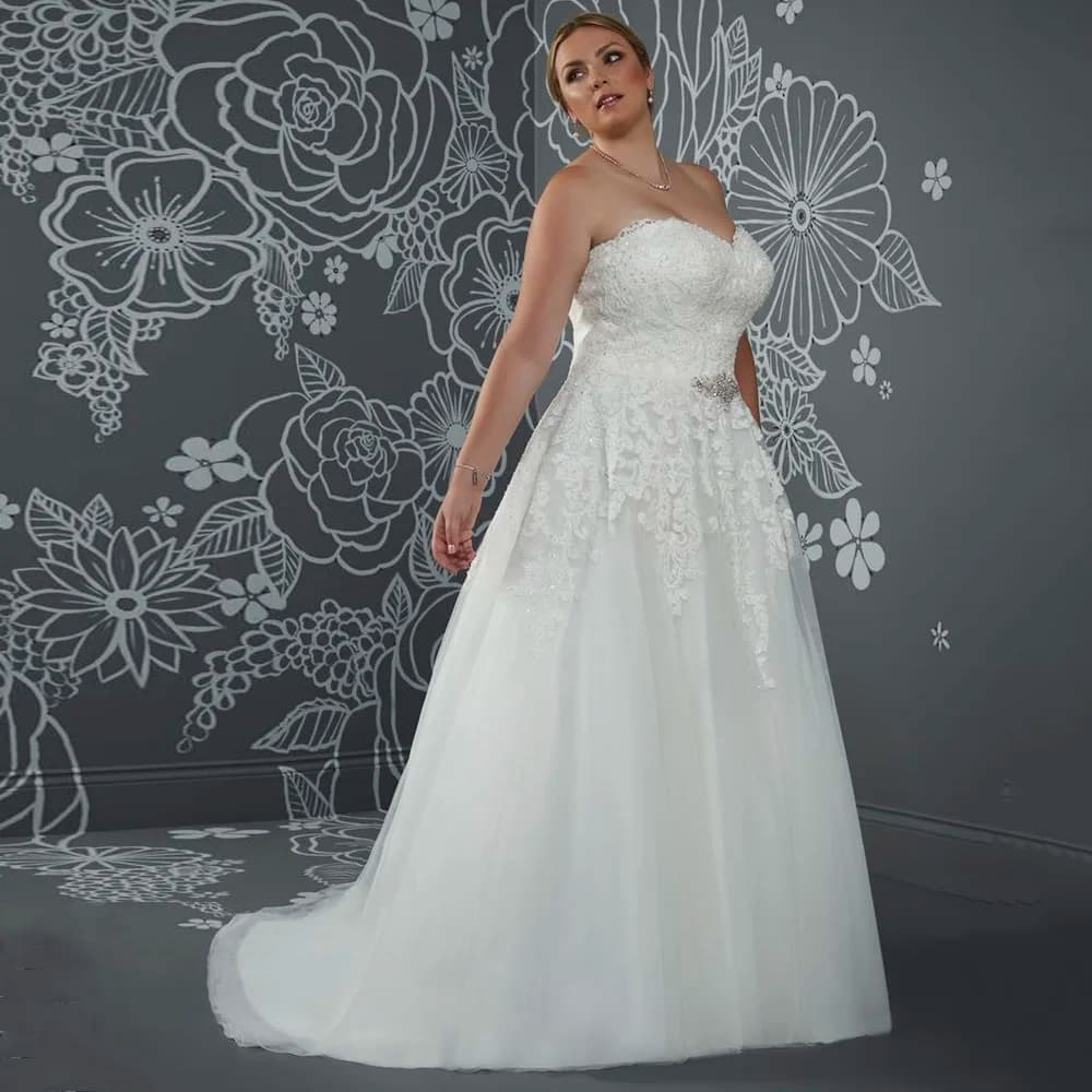 Wedding Dress Plus Size for Women Bride Customized Sexy Sweetheart Sleeveless Lace Applique A Line Sweep Train Tulle Bridal Gown