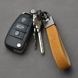 Key Chains for Men and Women Top Layer Cowhide Car Key Pendants, Genuine Leather Key Chains Gifts Business Gifts