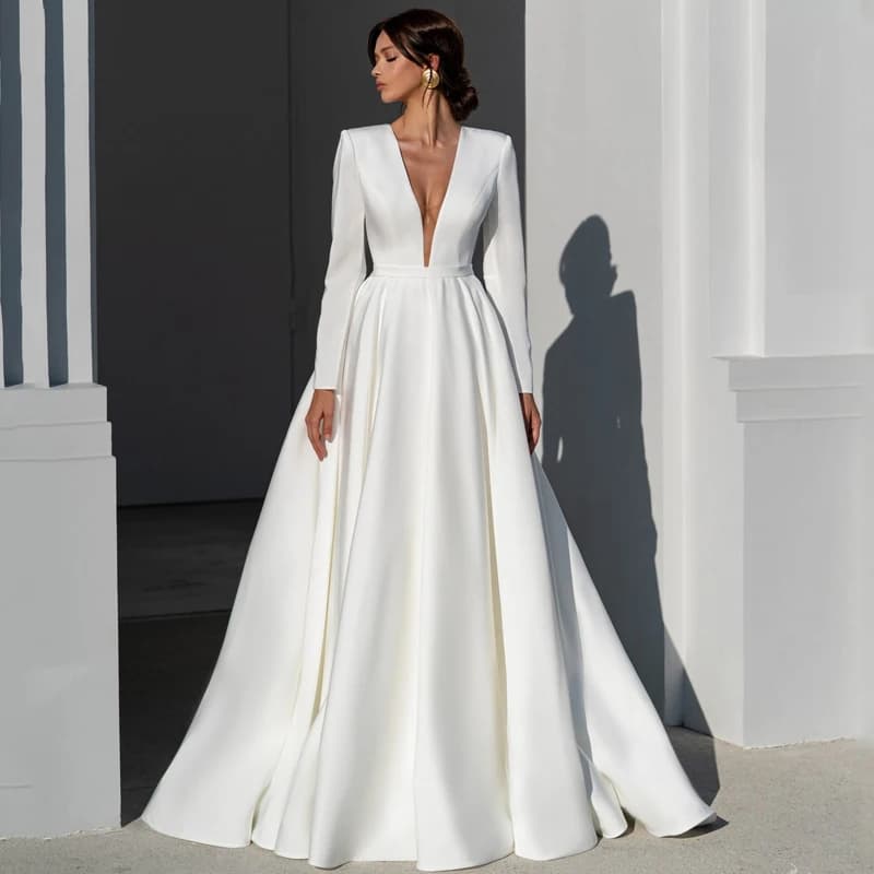 Eightree 2023 A-Line Wedding Dresses V-Neck Long Sleeve Dress Boho Beach Backless Princess Wedding Evening Prom Gowns Customized