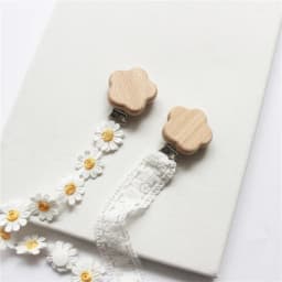 INS Baby Girls Pacifier Clips Wooden Kawaii Flower Lace Babies Soothe Nipple Teethers Toys Anti-drop Chain Teething Accessories