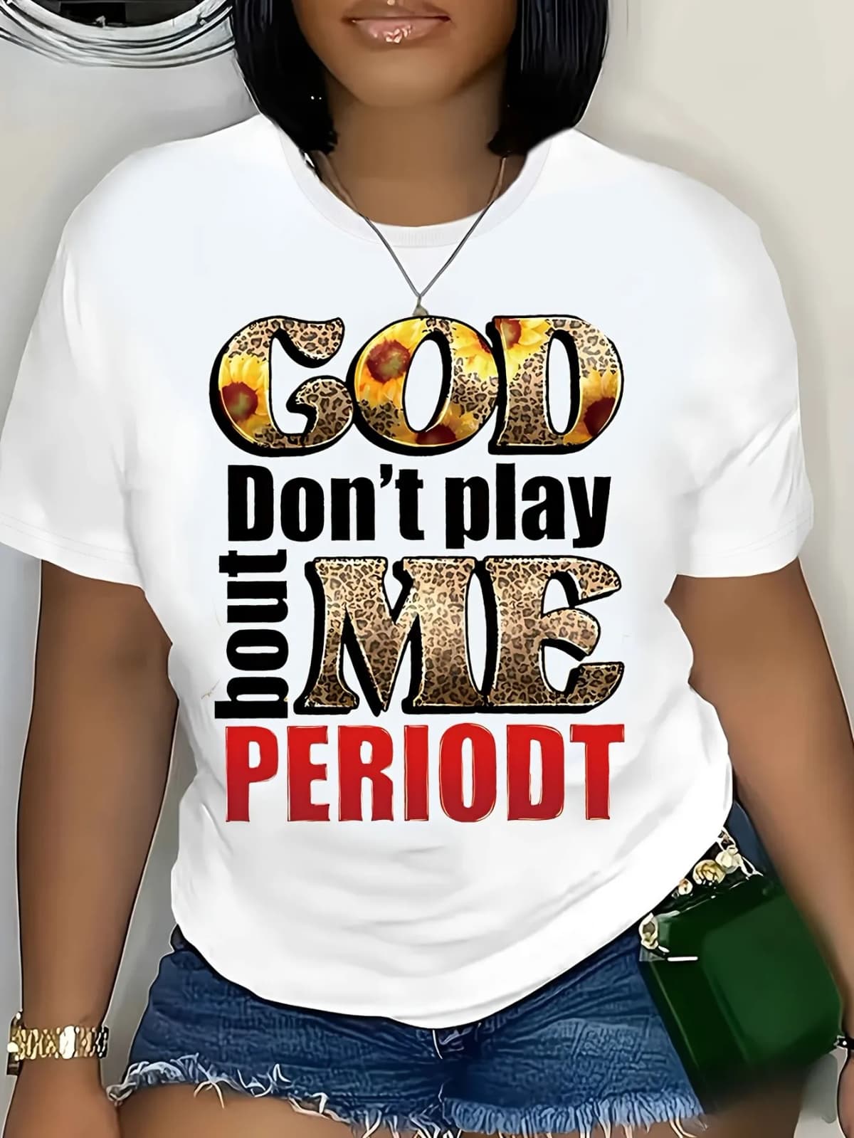 Women's Short-Sleeved T-Shirt Features a Unique Minimalist Design, a Simple yet Not Monotonous Basic Style, Suitable for Both Cool and Sweet Fashion Styles