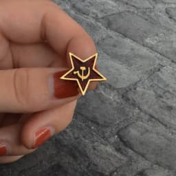 1pc Retro USSR Symbol Enamel Pin Red Star Sickle Hammer Cold War Soviet CCCP Brooch Gift Icon Badge Lapel Pin for Coat Cap