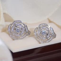 Huitan Fancy Cubic Zirconia Stud Earrings Women Delicate Design Fashion Versatile Ear Jewelry Luxury Wedding Party Accessories