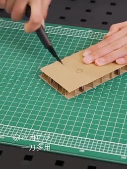 Deli Utility Knife 9mm Pocket Knife Box Cutter Retractable Blade for Office Home School Stationery Supplies Paper Craft Knives