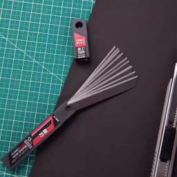 Deli 30/50/100pcs Knife Blade 9mm 18mm SK5 Metal Blades for Home School Supplies Art Craft Paper Box Cutting Utility Knife Tool