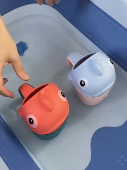 Baby Bath Shower Head Rinse Cup Cartoon Shark Cute Shower Washing Bathroom Accessories Bathing Toys for 0-6 Years Old Baby