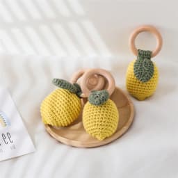 1PC Baby Lemon Crochet Ratter Toys Wood Teether Fruit Cotton Music Rattle Baby Teether Rodent Infant Gym Mobile Rattles Toy Gift
