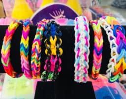 NEW 600pcs Fluorescence Glow Bracelets Making Supplies DIY Rubber Loom Bands Wrist Necklaces for Girls Party Supplies Boy Toys