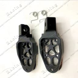 1 Pair Universal 8mm Metal Motorcycle Foot Pegs Pedals Footrests With Spring for Dirt Pit Bike