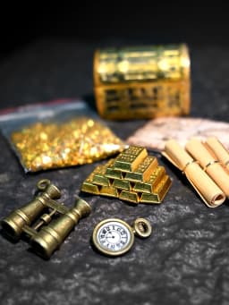 A Miniature Pirate-Style Treasure Hunting Ornament, Imitation Gold, Christmas Gift, 1/6, 1/12 Dollhouse Decoration, Model House Accessories, Photography Props, Micro-Landscape Ornament, Miniatures Decoration, Small Gifts, Giveaways, Home Decor