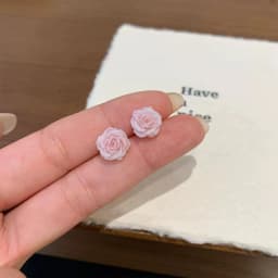 Exquisite Resin Pink Color Roses Flower Stud Earring Women Europe America Simple Bling Jewelry Birthday Friend Christmas Gift