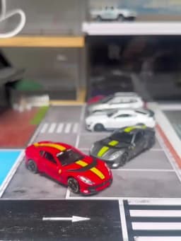 Bburago 1:64 genuine Ferrari SP1 812 COMPETIZIONE ENZO F40 F12TDF SF90 car model series children's Christmas boy gift toys