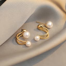 2025 New Retro Light Luxury Pearl Stud Earrings Korean Simple Jewelry Christmas Party Girl's Temperament Accessories For Woman