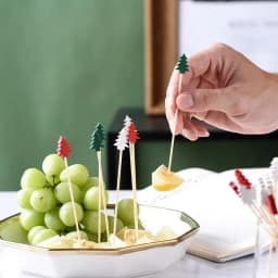 50Pcs Disposable Christmas Bamboo Sticks Creative Santa Claus Xmas Tree Decor Fruit Toothpicks for Cake Dessert Salad Party