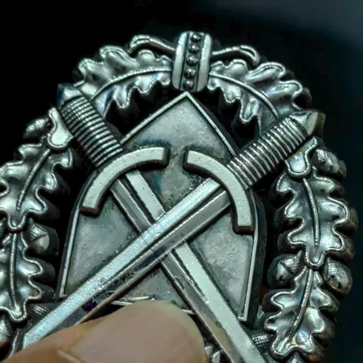 2025 Copy RARE Cosplay Gifts with Swords Commander Class Royal Double Sword Medal German Prussian Badge Military Christmas Gifts
