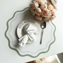 1/4/6pcs Faux Leather Placemats Printed Flower Shape Insulated Table Mat for Kitchen Dining Table Striped Christmas Plate Mat