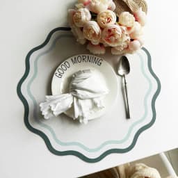 1/4/6pcs Faux Leather Placemats Printed Flower Shape Insulated Table Mat for Kitchen Dining Table Striped Christmas Plate Mat