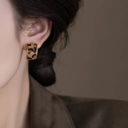 Light Luxury Leopard Print Metal C-shaped 2025 Women's Hanging Earrings Christmas Party Unusual Ear Accessories Trendy Jewelry