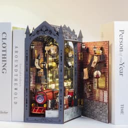 DIY Wooden Doll Houses Book Nook Shelf Insert Kit Miniature Model Kits 3D Puzzle Bookshelf With LED Lights For Christmas Gifts