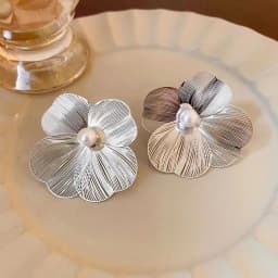 Large Flower Pearl earrings for women luxury design study earrings for women Korean fashion jewelry accessories Christmas gift