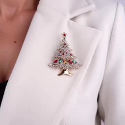 Women Men Fashion Exquisite Christmas Tree Crystal Brooch Badges Elegant Lady Festival New Yearl Gift Pin