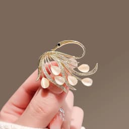 Bling Red Full of Rhinestone Heart Shape Brooch for Women Lovers Lapel Love Pins Christmas Love Pins Valentine Gifts