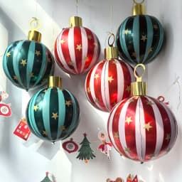 8-Pack of 22-Inch 4D Striped Star Balloons, 4 Red 4D Striped Star Balloons, 4 Green 4D Striped Star Balloons, 4D Aluminum Foil Balloons, Volleyball Balloons, Suitable for Christmas, Birthday Parties, Theme Parties, Christmas Party Decorations