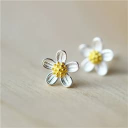 Mini Small White Color Daisy Flower For Women's Simple Temperament Jewelry Circular Christmas Birthday Gift Wedding