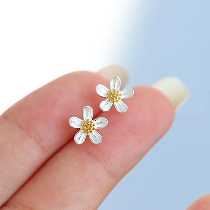 Mini Small White Color Daisy Flower For Women's Simple Temperament Jewelry Circular Christmas Birthday Gift Wedding