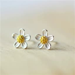 Mini Small White Color Daisy Flower For Women's Simple Temperament Jewelry Circular Christmas Birthday Gift Wedding