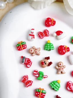 20PCS Kawaii Painted Snowman Gloves Resin Nail Charms 3D Cartoon Reindeer Gift Box Nail Art Decorations DIY Christmas Nail Parts