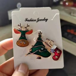 Fashion Xmas Brooch Badge Set for Women Christmas Pins Snowman Snowflake Deer Bell Hat Sock Tree Cartoon Cute Jewelry Gift